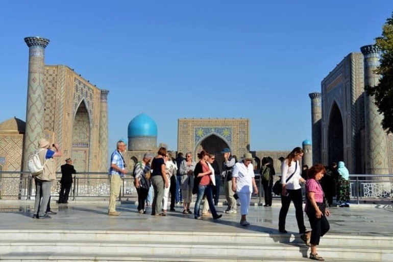 O’zbekistonga 1 oyda qancha turist keladi?