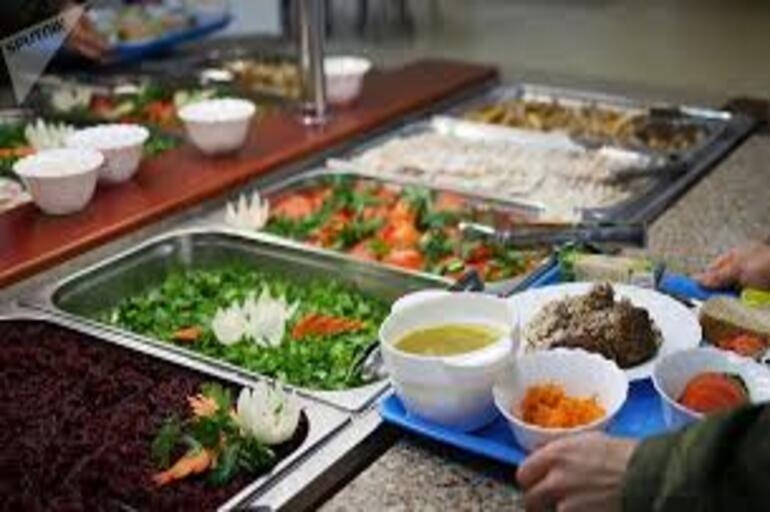 Maktab oshxonalarida bolalarga bepul ovqat berishni tashkillashtirish taklif qilinmoqda
